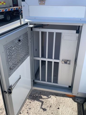Remorque pour chien WT-Metall pontée avec 4 places – Image 4