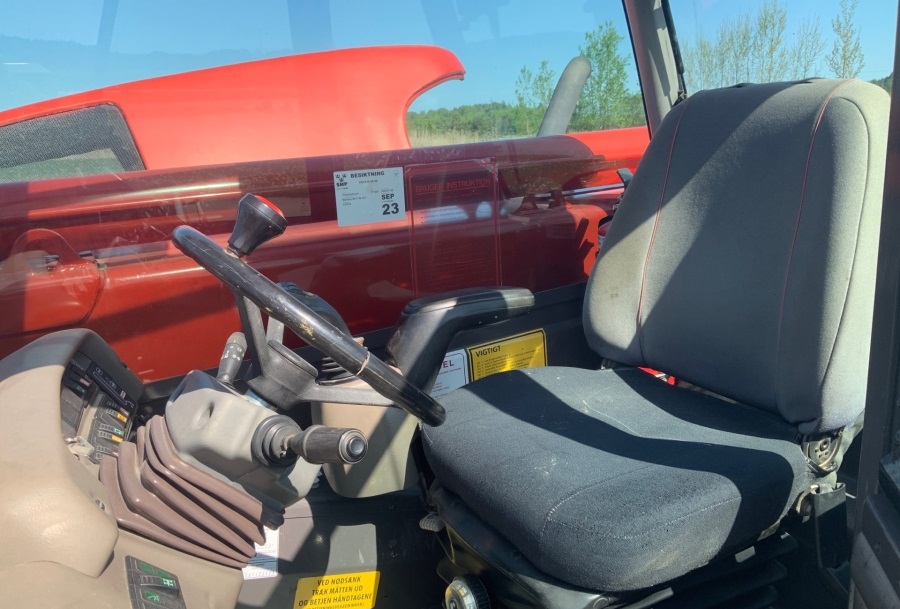 Manitou MT 1740 SLT Ultra 3-E2 — Chariots Télescopiques D'Occasion à Vendre – Image 8