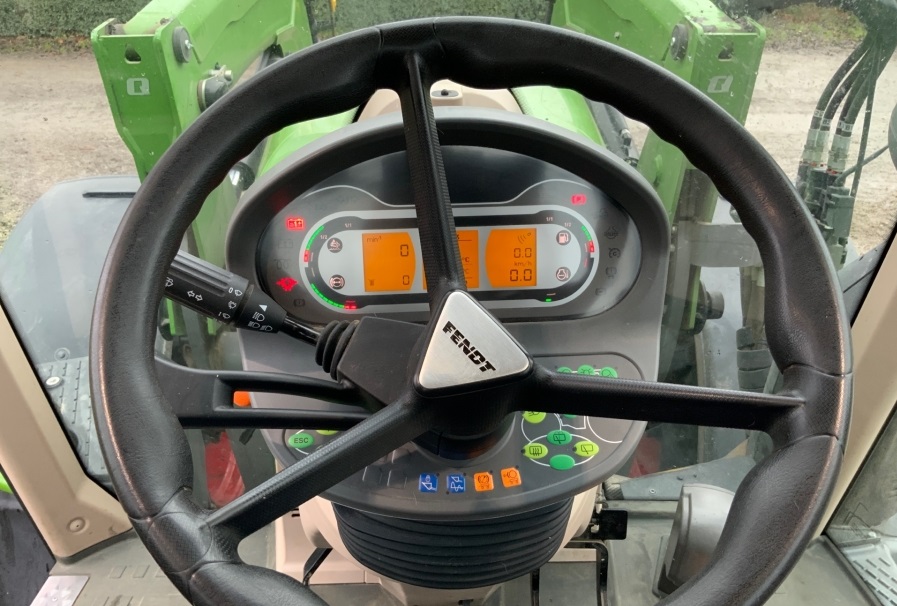 Tracteur Fendt 516 Vario S4 Profi plus — Tracteur D'Occasion à Vendre – Image 4