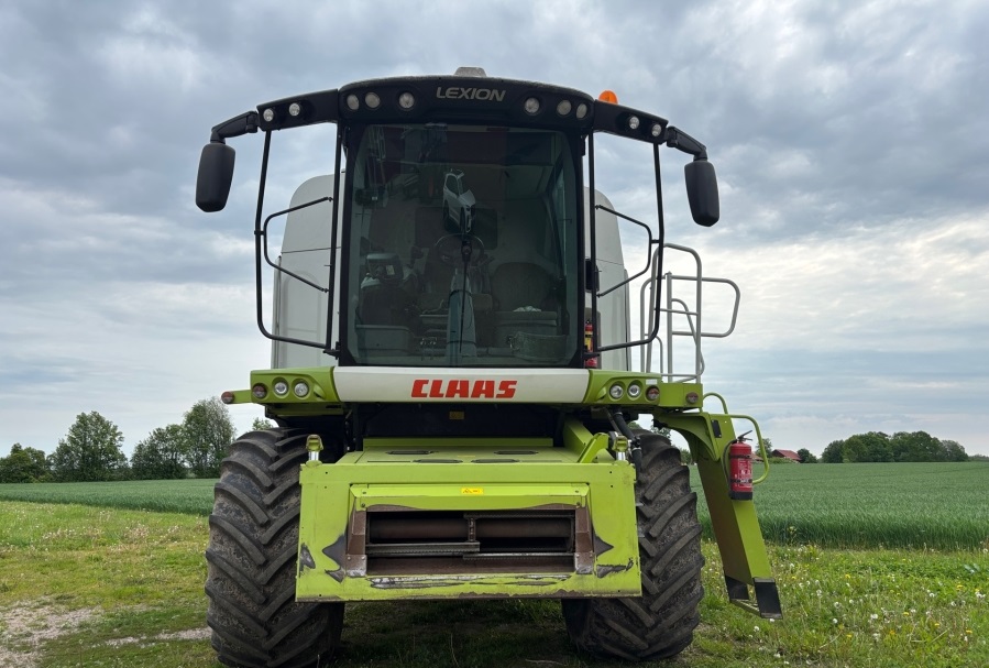 Moissonneuse batteuse Claas Lexion 620 25ft – Image 6