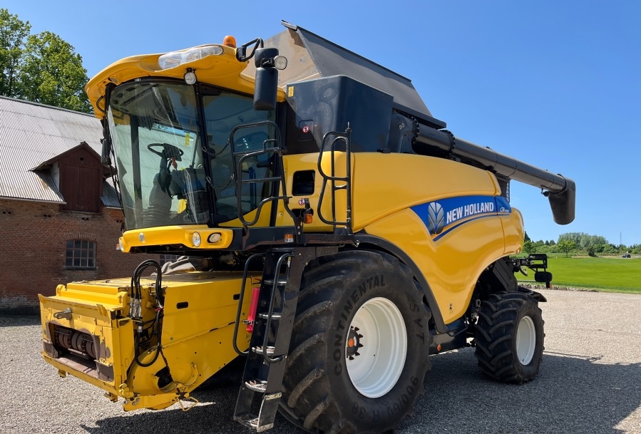 Moissonneuse batteuse New Holland CR9080 – Image 2