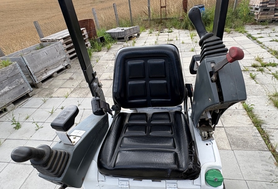 Bobcat E10 - Mini Pelle D'Occasion à Vendre – Image 6