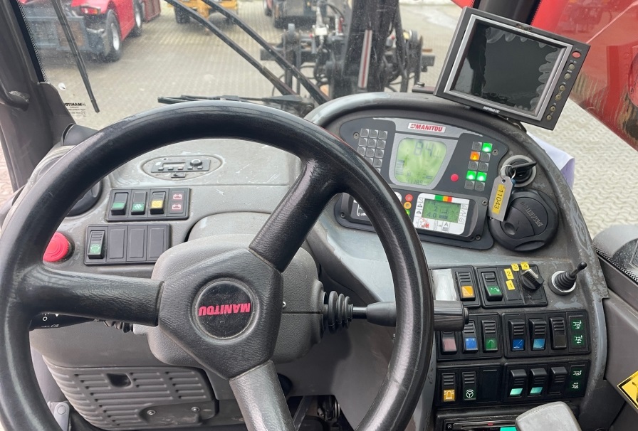 Manitou MRT 2150 — Chariots Télescopiques D'Occasion à Vendre – Image 9