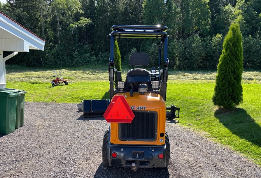 GIANT G1500 — Chargeuse Sur Chenilles D'Occasion à Vendre – Image 4