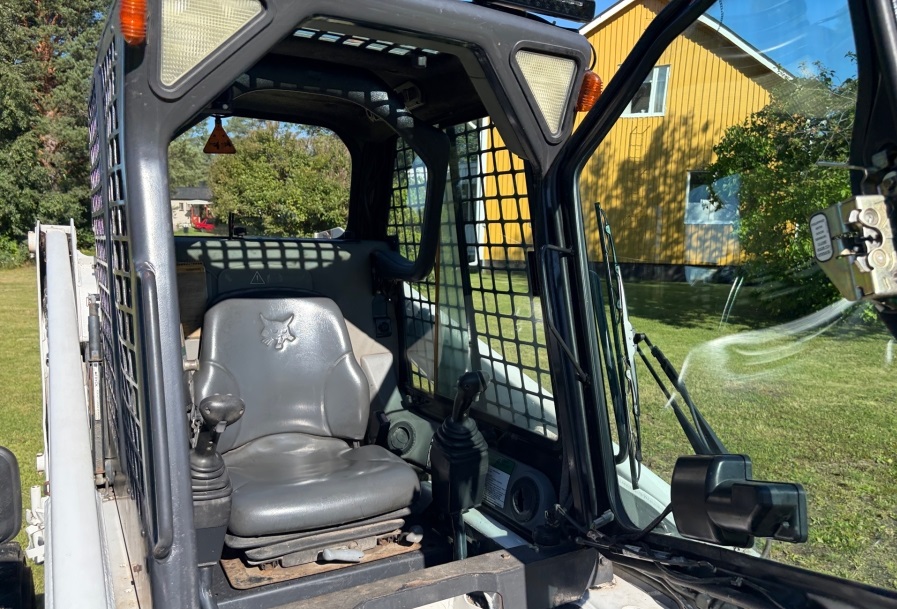 Bobcat A220 — Chargeuse Sur Chenilles D'Occasion à Vendre – Image 7
