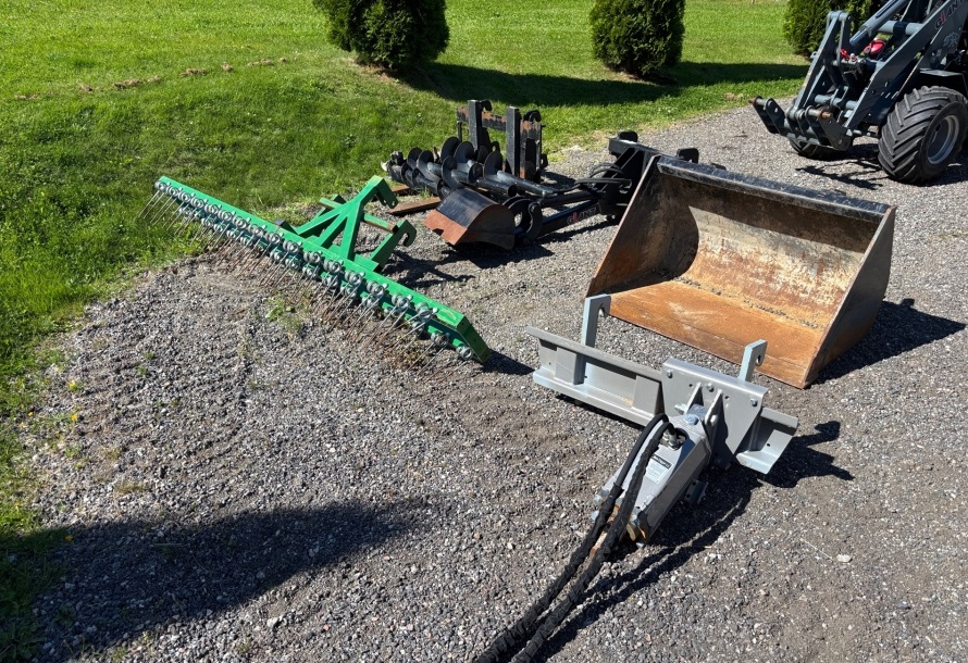 GIANT G1500 — Chargeuse Sur Chenilles D'Occasion à Vendre – Image 10