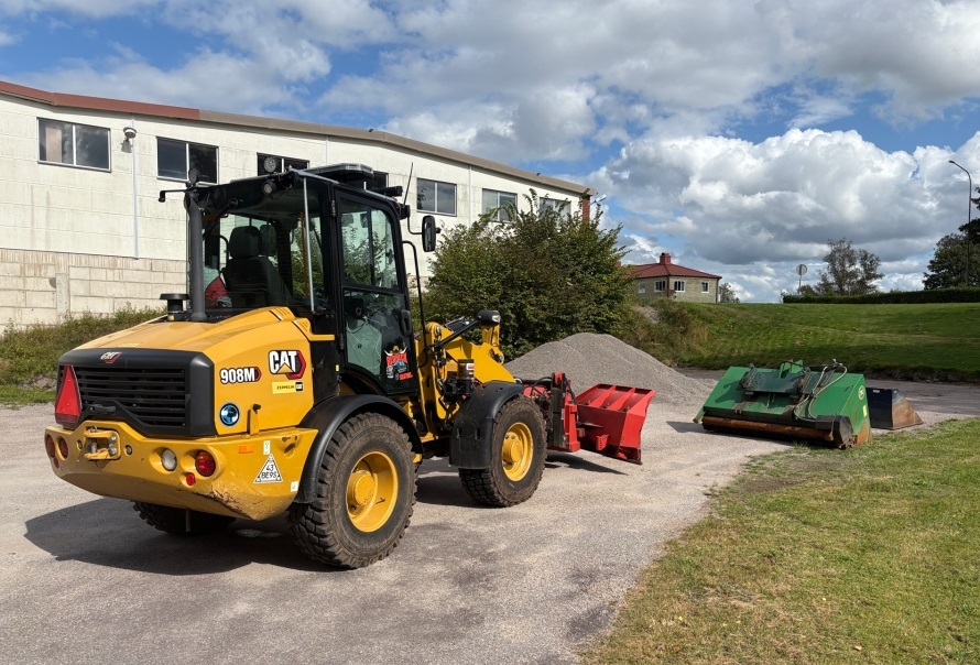 Caterpillar CAT 908 M — Chargeuse Sur Pneus D'Occasion à Vendre – Image 3