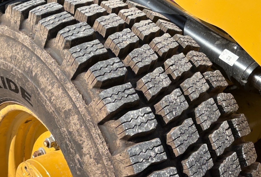 Caterpillar CAT 908 M — Chargeuse Sur Pneus D'Occasion à Vendre – Image 7