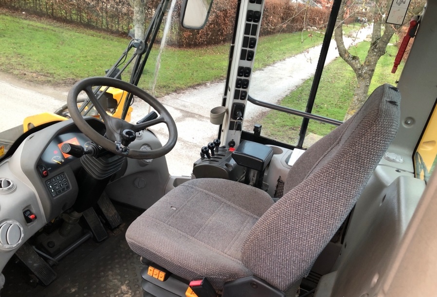Volvo L90F — Chargeuse Sur Pneus D'Occasion à Vendre – Image 2