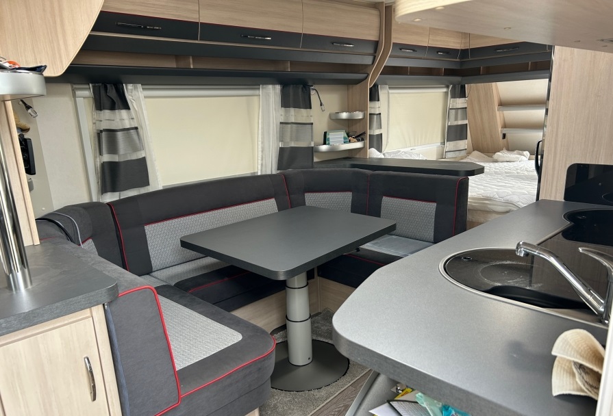Caravane Hobby 650 KM Édition Deluxe – Image 5