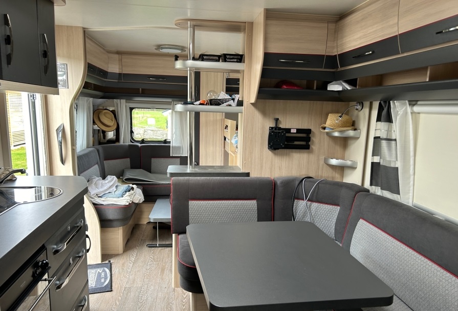 Caravane Hobby 650 KM Édition Deluxe – Image 11